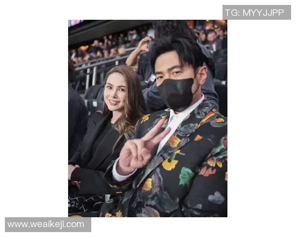 周杰伦与足球明星同框合影 展现体育与音乐的完美碰撞